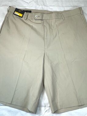 Monterey Club Men's Classic Khaki Flat-Front Golf Shorts NWT